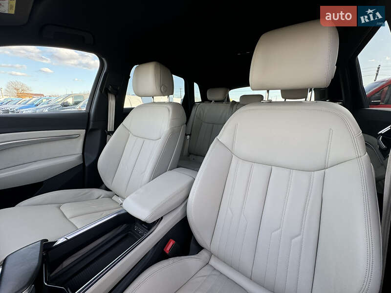 Внедорожник / Кроссовер Audi e-tron 2019 в Киеве