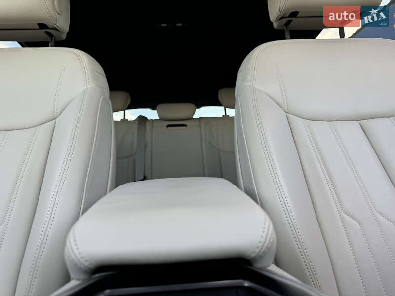 Внедорожник / Кроссовер Audi e-tron 2019 в Киеве