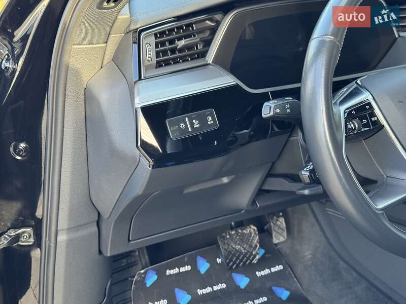 Внедорожник / Кроссовер Audi e-tron 2021 в Ровно