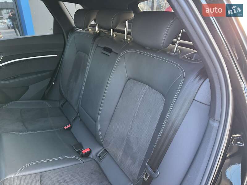 Внедорожник / Кроссовер Audi e-tron 2021 в Ровно