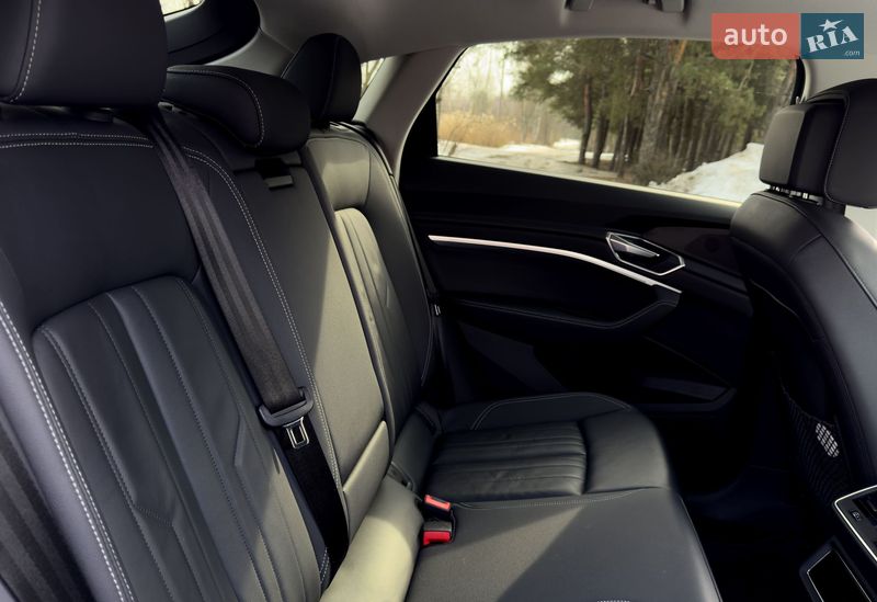 Позашляховик / Кросовер Audi e-tron 2020 в Переяславі