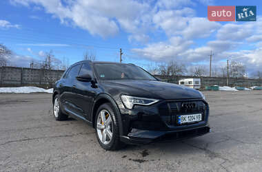 Позашляховик / Кросовер Audi e-tron 2021 в Рівному
