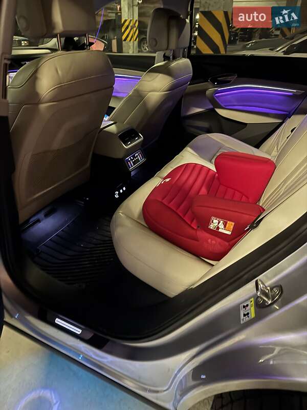 Позашляховик / Кросовер Audi e-tron 2019 в Києві