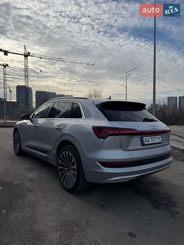 Позашляховик / Кросовер Audi e-tron 2019 в Києві