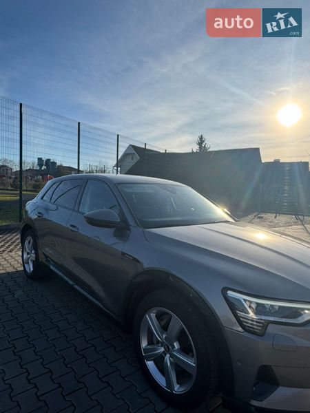 Внедорожник / Кроссовер Audi e-tron 2021 в Ивано-Франковске