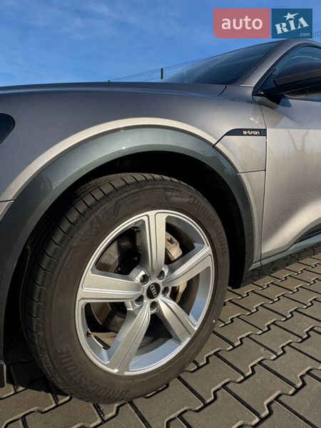Внедорожник / Кроссовер Audi e-tron 2021 в Ивано-Франковске