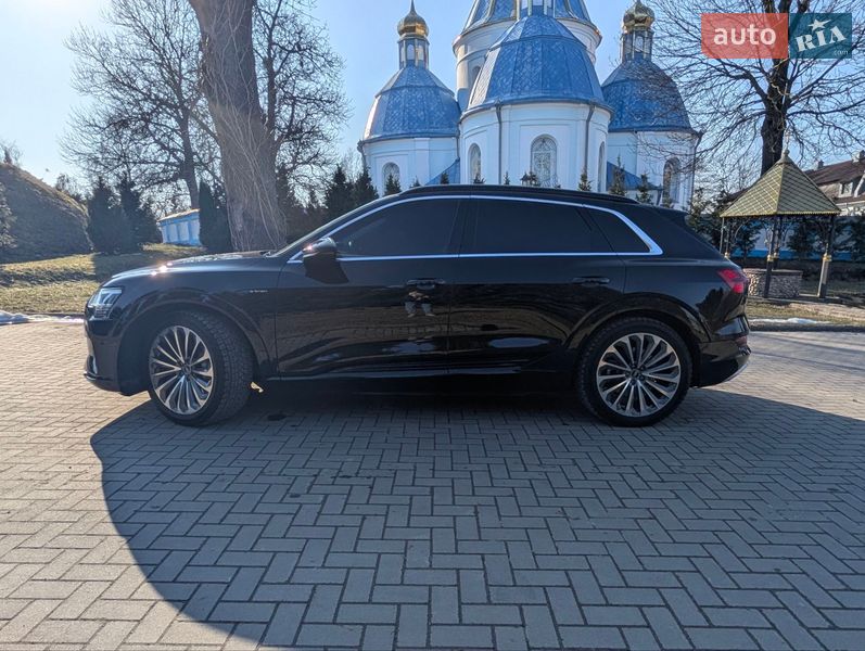 Внедорожник / Кроссовер Audi e-tron 2020 в Нововолынске