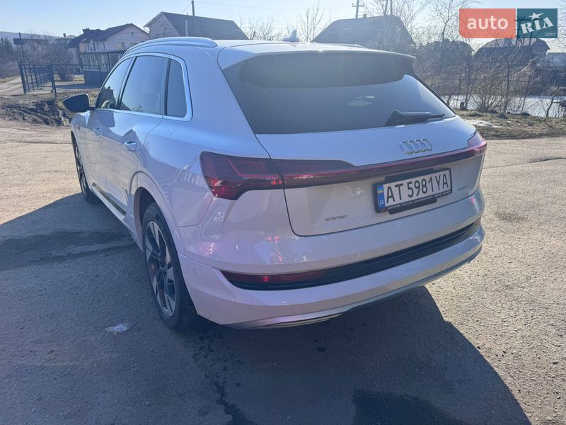 Позашляховик / Кросовер Audi e-tron 2022 в Івано-Франківську