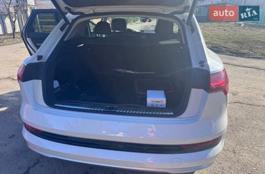 Позашляховик / Кросовер Audi e-tron 2022 в Івано-Франківську