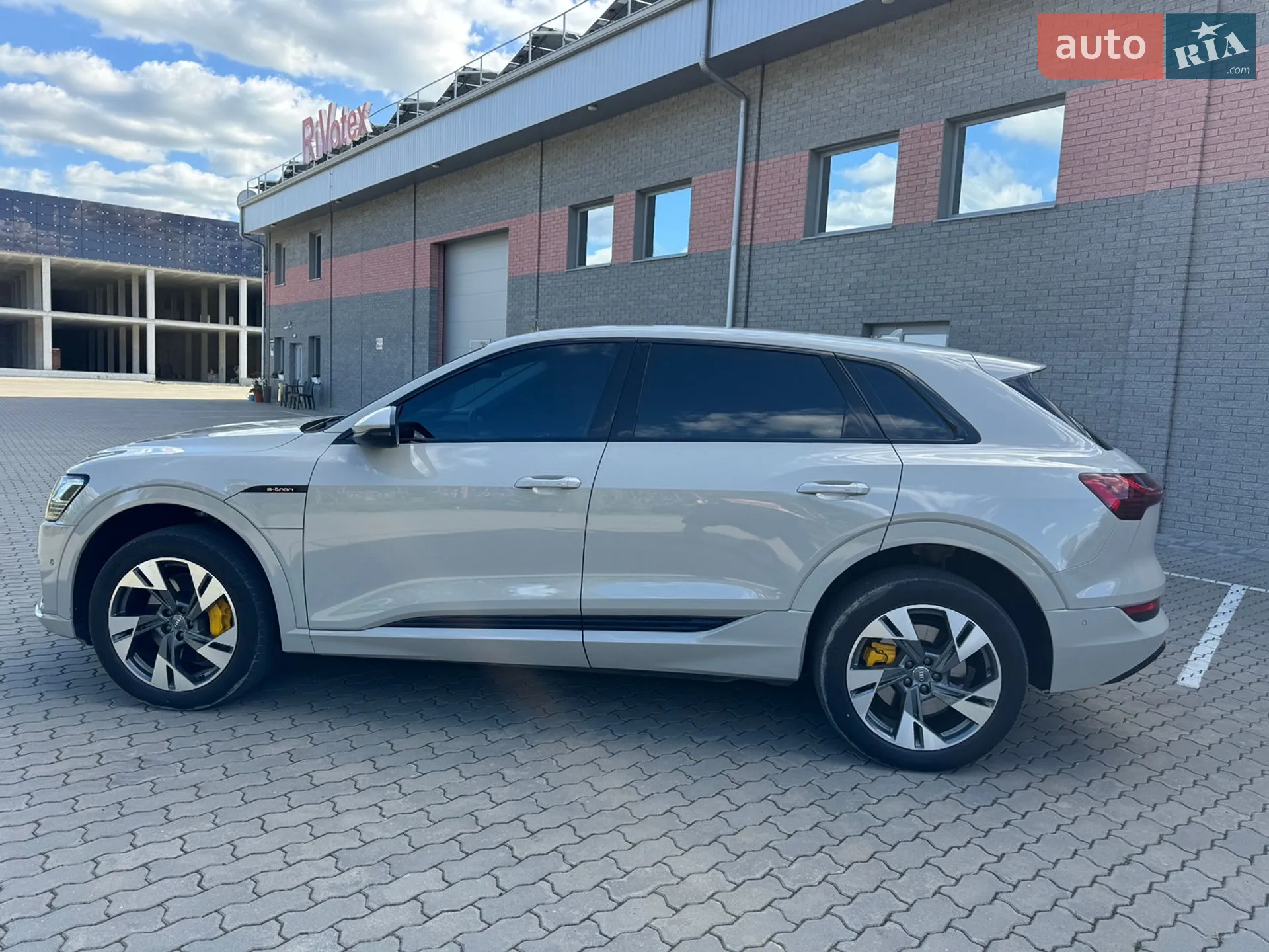 2020 Audi e-tron - мініатюра 20
