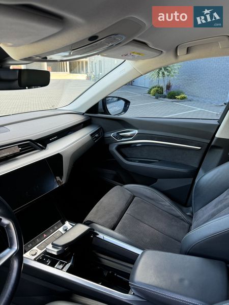 Внедорожник / Кроссовер Audi e-tron 2020 в Костополе фото 30 Внедорожник / Кроссовер Audi e-tron 2020 в Костополе