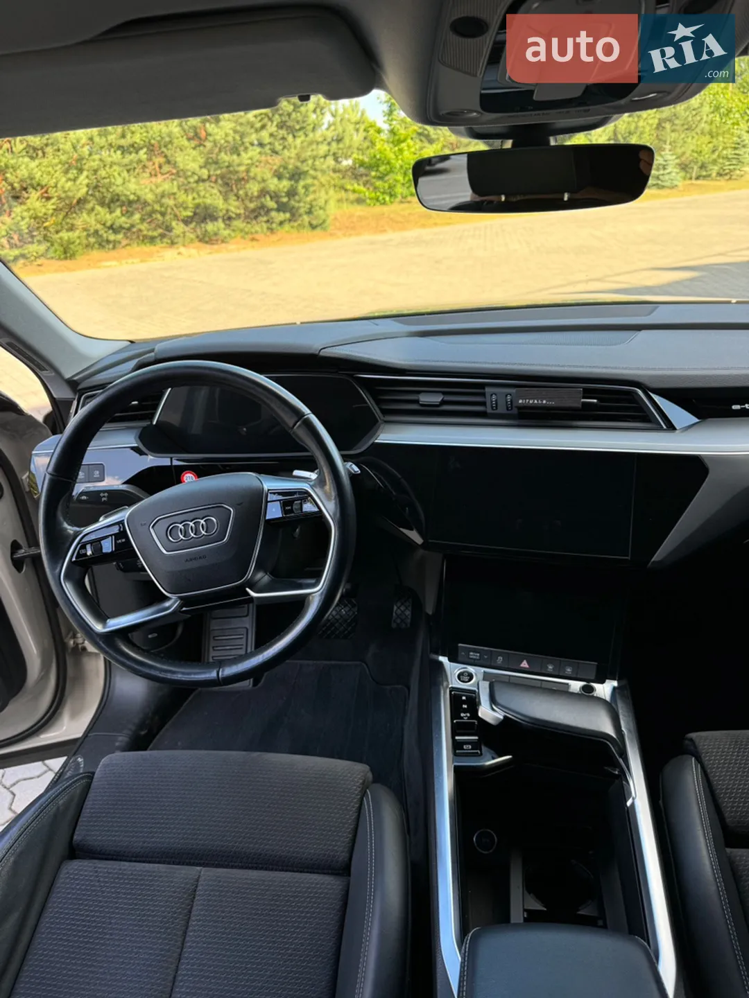 2020 Audi e-tron - мініатюра 31