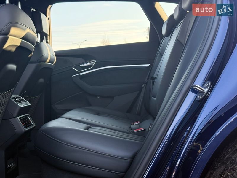 Позашляховик / Кросовер Audi e-tron 2020 в Луцьку