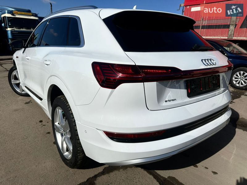 Внедорожник / Кроссовер Audi e-tron 2019 в Львове
