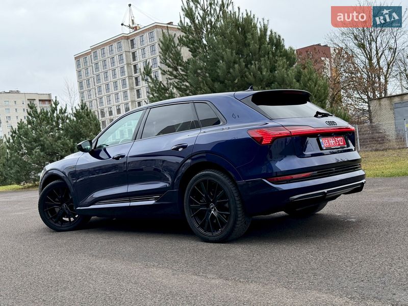 Внедорожник / Кроссовер Audi e-tron 2022 в Киеве