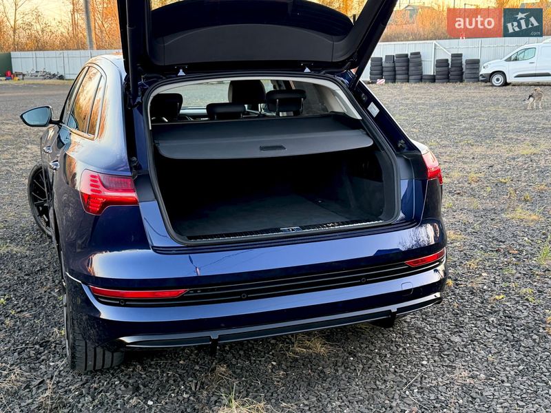 Внедорожник / Кроссовер Audi e-tron 2022 в Киеве