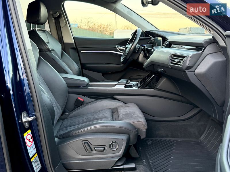 Внедорожник / Кроссовер Audi e-tron 2022 в Киеве