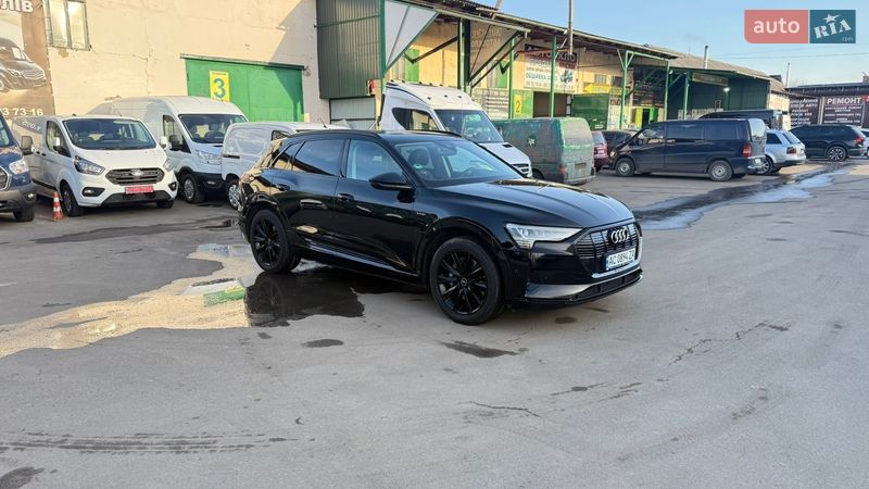 Позашляховик / Кросовер Audi e-tron 2022 в Луцьку