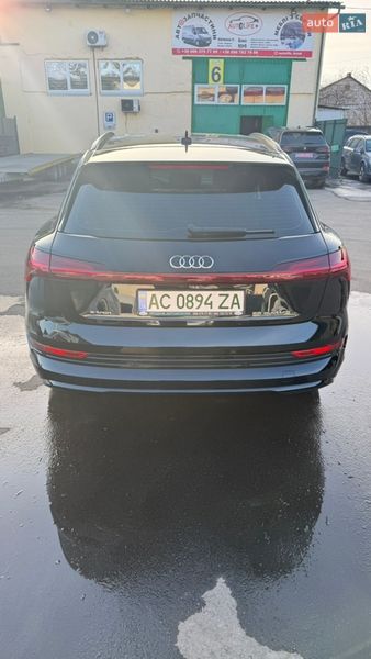 Позашляховик / Кросовер Audi e-tron 2022 в Луцьку