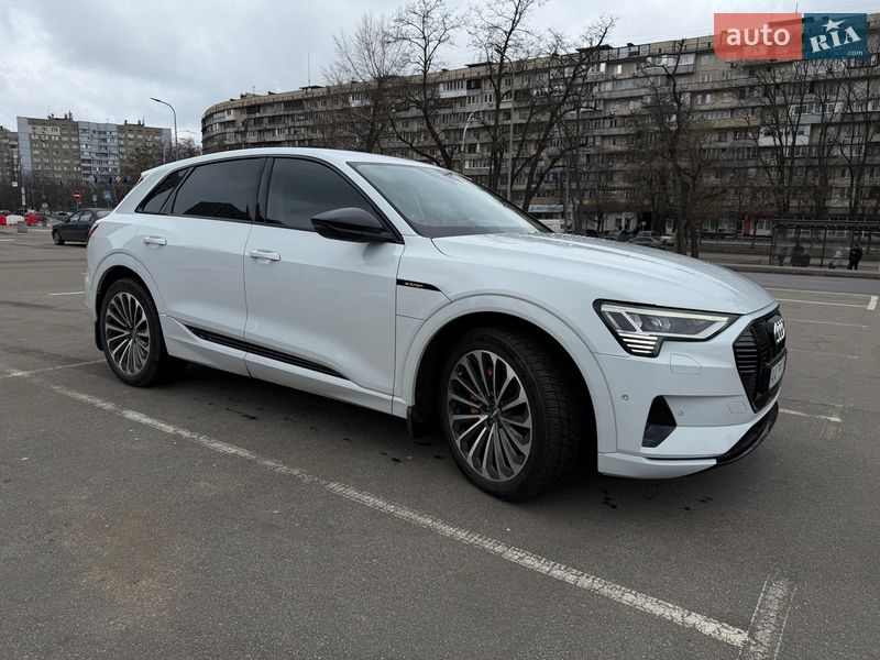 Внедорожник / Кроссовер Audi e-tron 2022 в Киеве