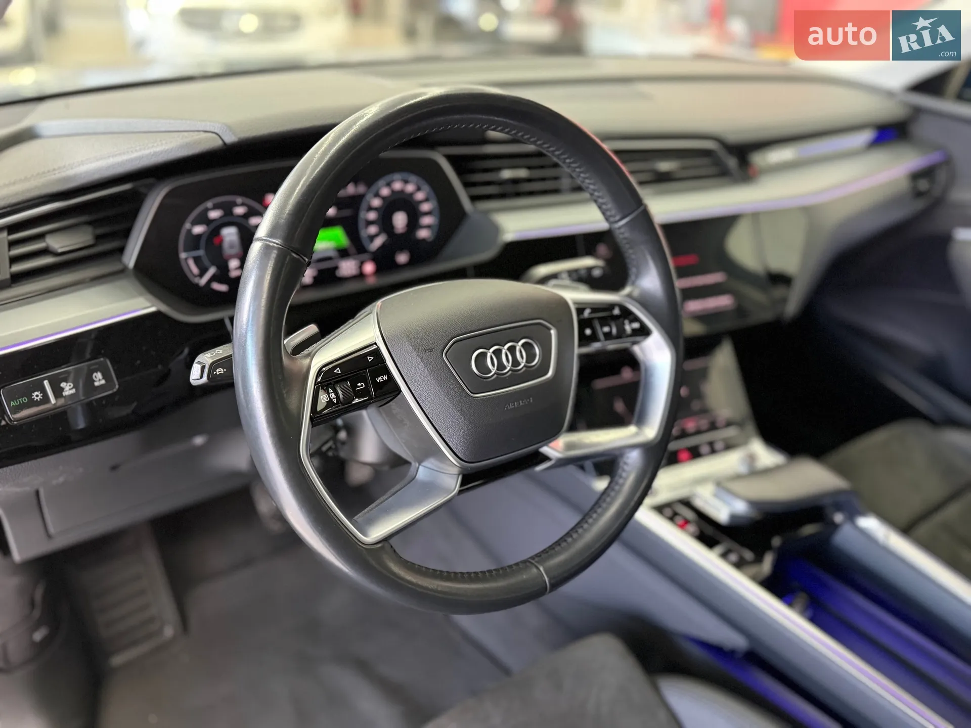 2020 Audi e-tron - мініатюра 38