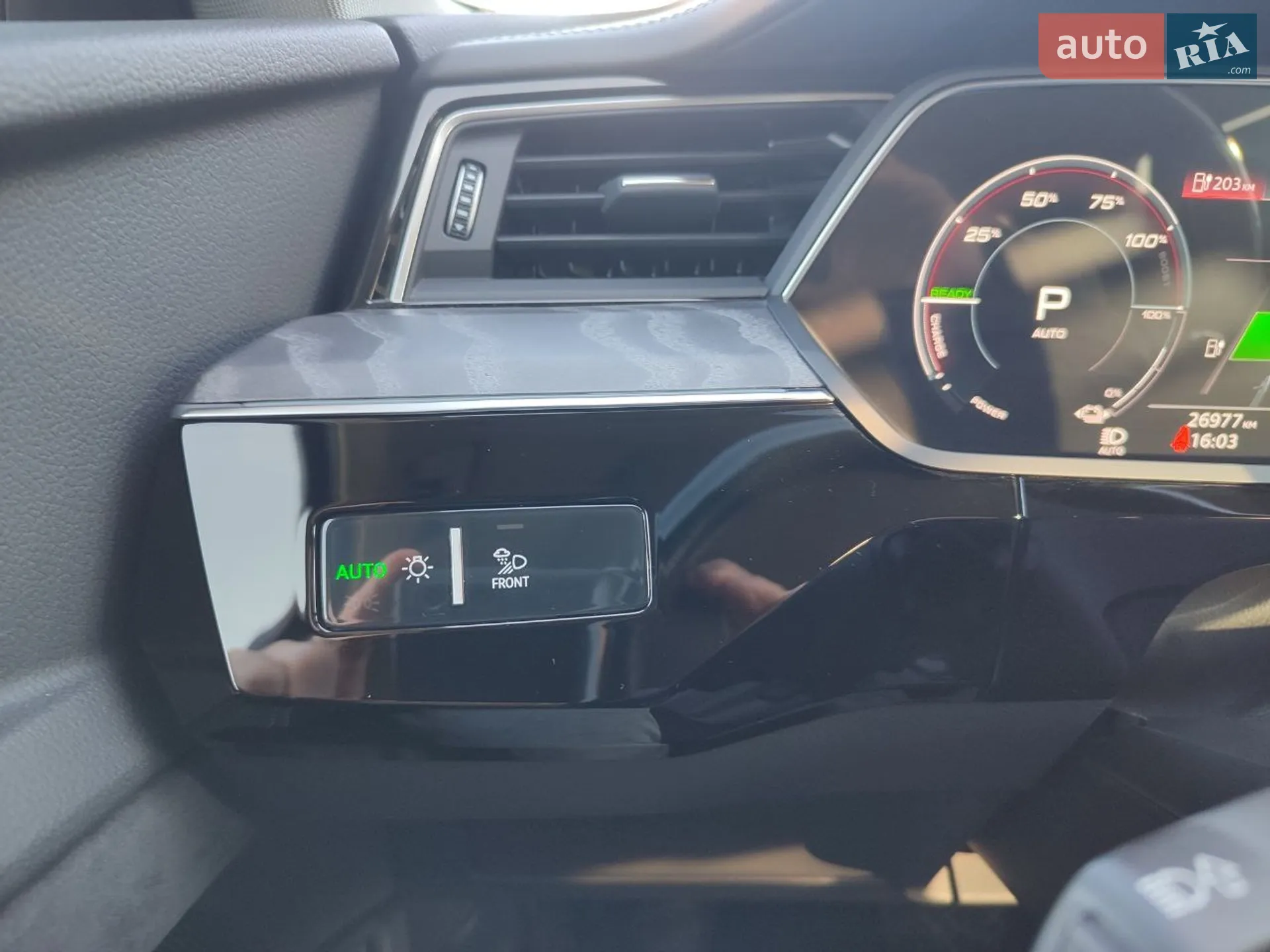 2020 Audi e-tron - мініатюра 23