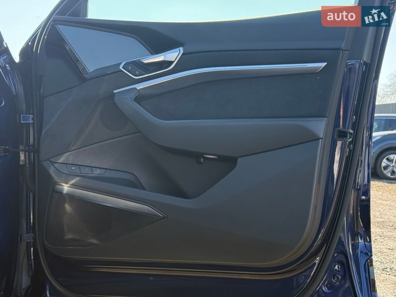 Позашляховик / Кросовер Audi e-tron 2020 в Луцьку