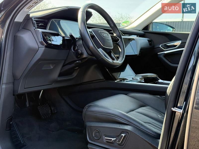 Позашляховик / Кросовер Audi e-tron 2022 в Луцьку