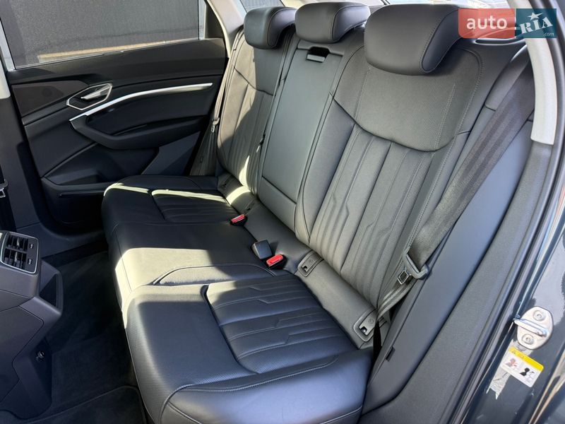 Позашляховик / Кросовер Audi e-tron 2022 в Луцьку
