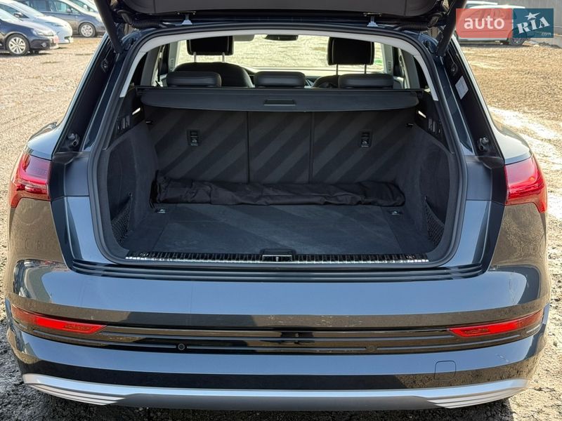 Позашляховик / Кросовер Audi e-tron 2022 в Луцьку