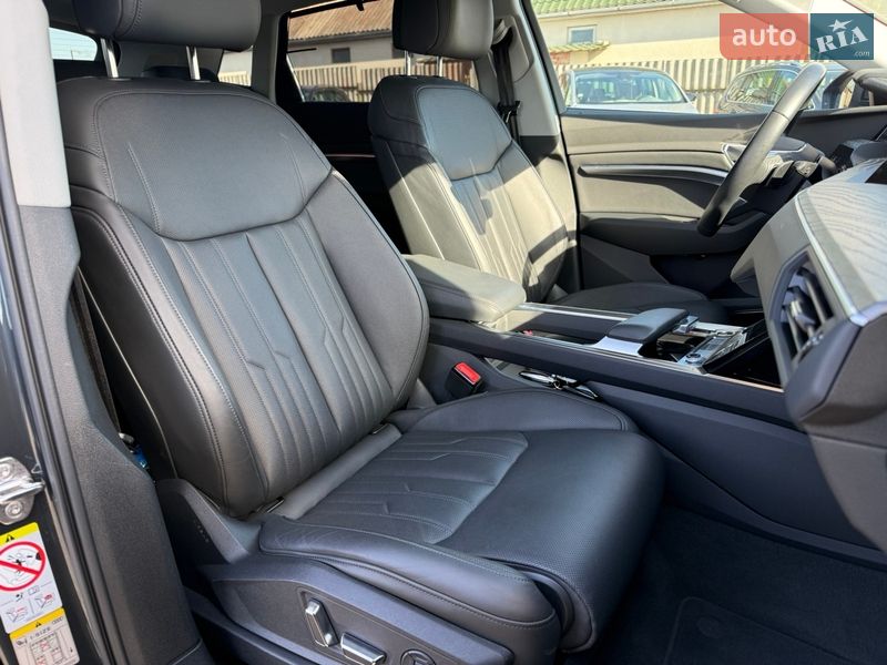 Позашляховик / Кросовер Audi e-tron 2022 в Луцьку