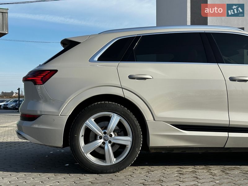 Внедорожник / Кроссовер Audi e-tron 2019 в Львове