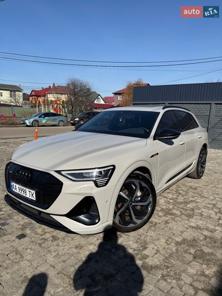 Позашляховик / Кросовер Audi e-tron 2021 в Києві