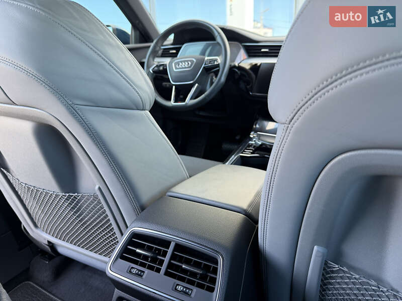 Внедорожник / Кроссовер Audi e-tron 2022 в Хмельницком