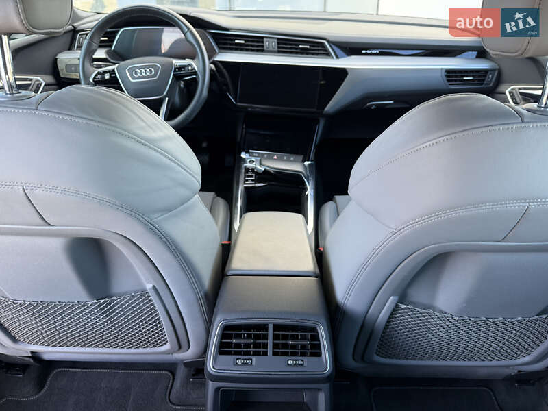 Внедорожник / Кроссовер Audi e-tron 2022 в Хмельницком