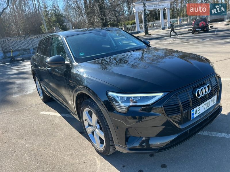 Позашляховик / Кросовер Audi e-tron 2019 в Вінниці