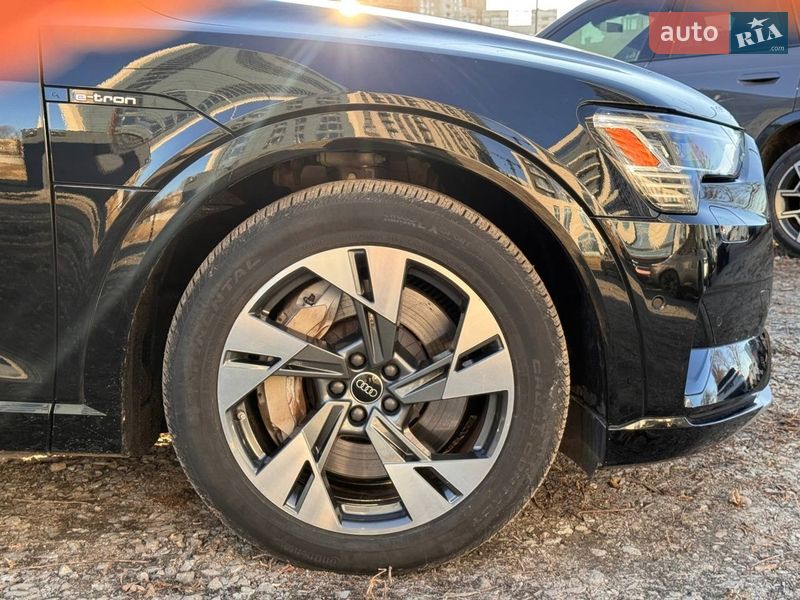 Внедорожник / Кроссовер Audi e-tron 2022 в Киеве