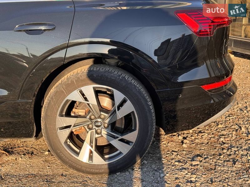 Внедорожник / Кроссовер Audi e-tron 2022 в Киеве