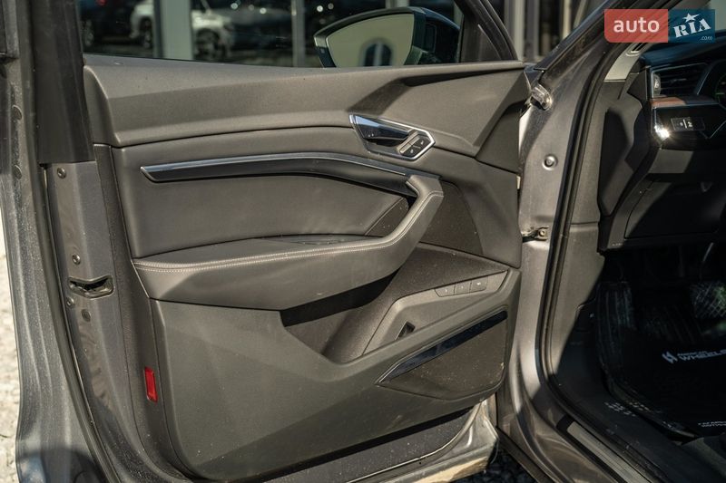 Внедорожник / Кроссовер Audi e-tron 2020 в Черновцах