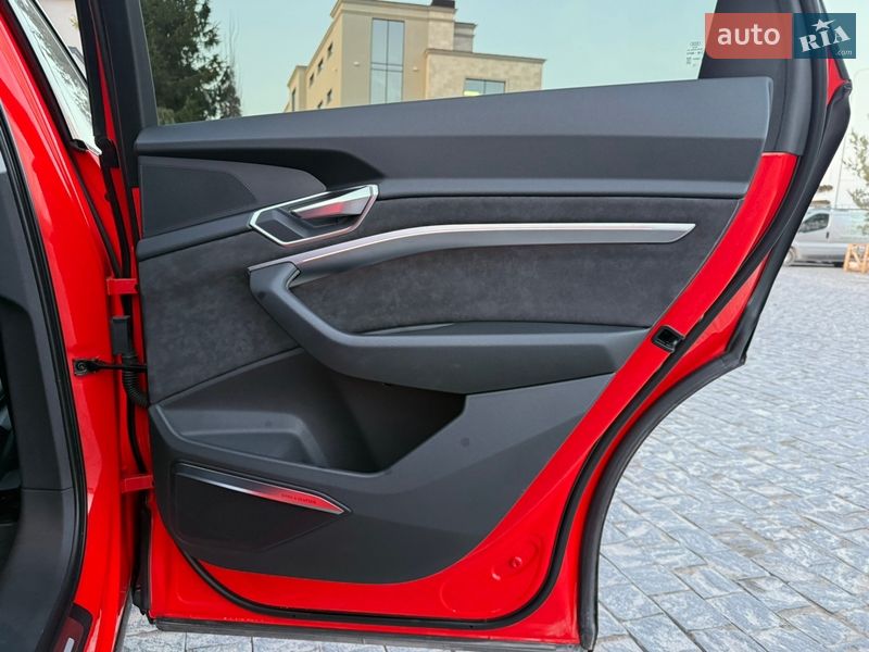 Внедорожник / Кроссовер Audi e-tron 2019 в Львове