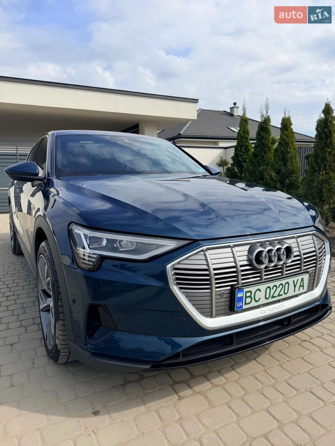 2019 Audi e-tron - мініатюра 2