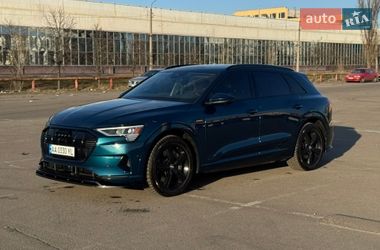 Внедорожник / Кроссовер Audi e-tron 2019 в Киеве