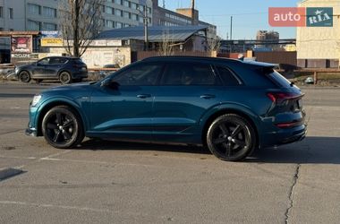 Внедорожник / Кроссовер Audi e-tron 2019 в Киеве