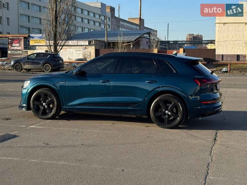 Внедорожник / Кроссовер Audi e-tron 2019 в Киеве
