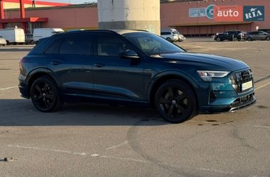 Внедорожник / Кроссовер Audi e-tron 2019 в Киеве
