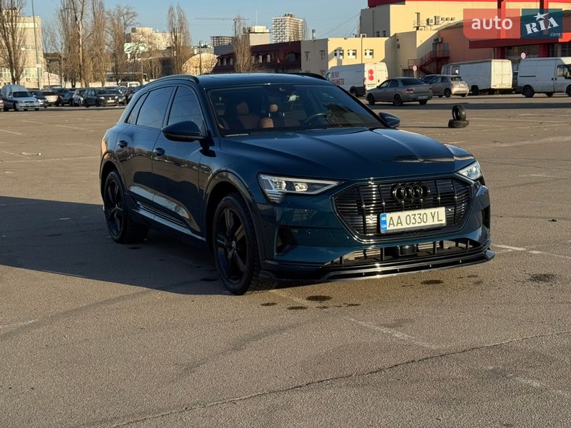 Внедорожник / Кроссовер Audi e-tron 2019 в Киеве