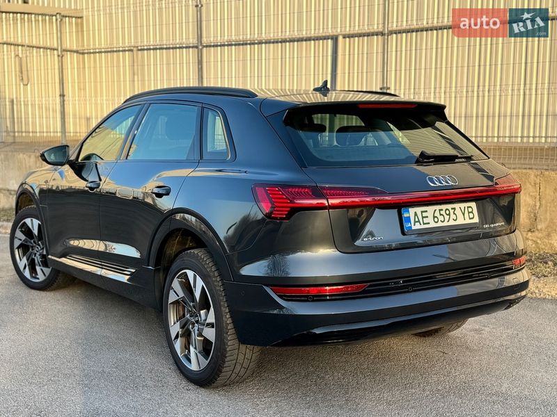 Внедорожник / Кроссовер Audi e-tron 2021 в Днепре фото 4 Внедорожник / Кроссовер Audi e-tron 2021 в Днепре