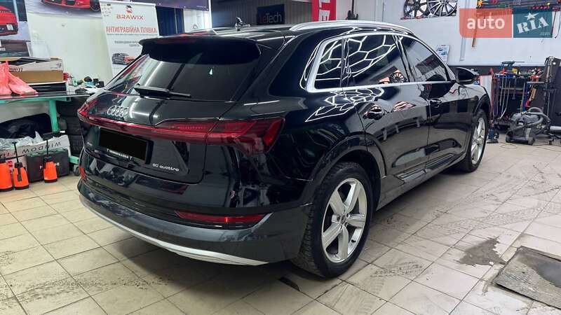 Позашляховик / Кросовер Audi e-tron 2020 в Києві