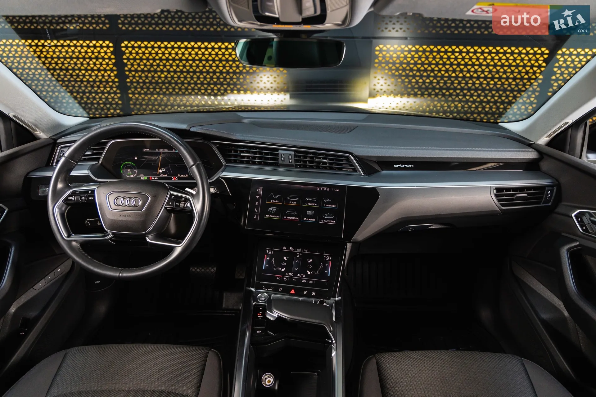 2019 Audi e-tron - мініатюра 16