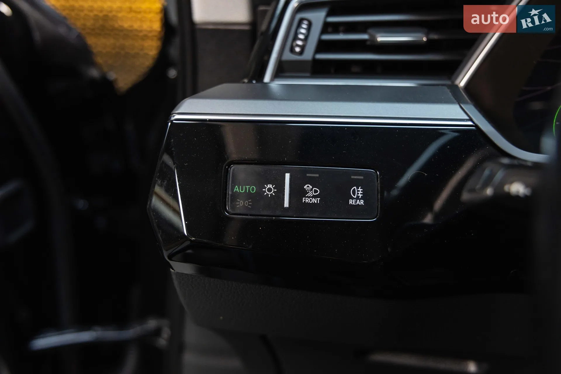 2019 Audi e-tron - мініатюра 25